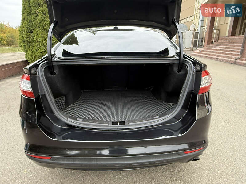 Седан Ford Fusion 2015 в Киеве