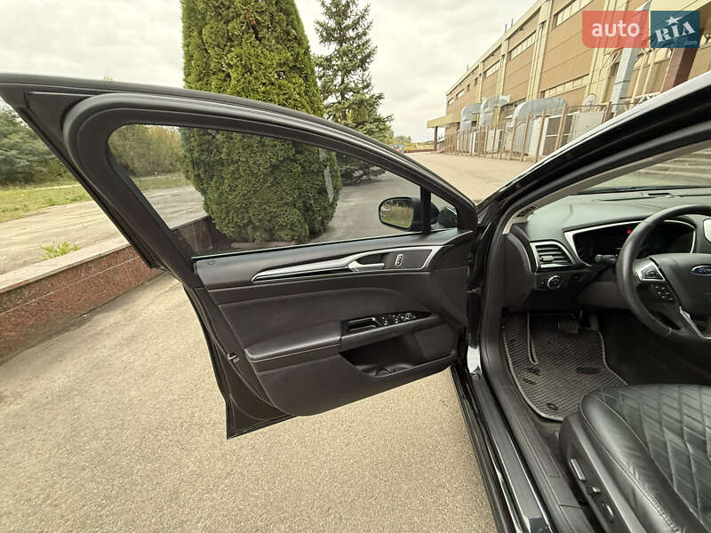 Седан Ford Fusion 2015 в Киеве