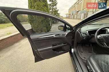 Седан Ford Fusion 2015 в 