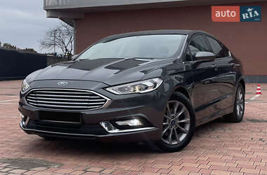 Седан Ford Fusion 2017 в 