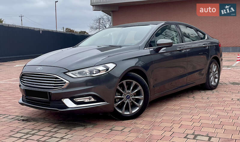Седан Ford Fusion 2017 в Одесі