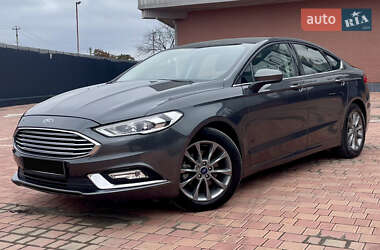 Седан Ford Fusion 2017 в 