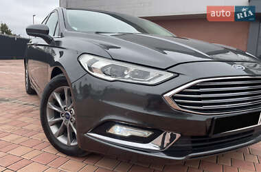 Седан Ford Fusion 2017 в 