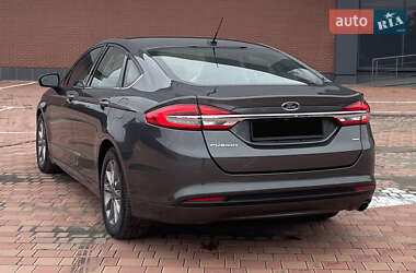 Седан Ford Fusion 2017 в 