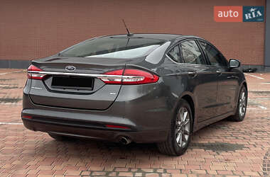 Седан Ford Fusion 2017 в 
