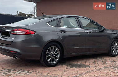 Седан Ford Fusion 2017 в 