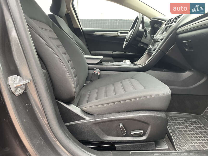 Седан Ford Fusion 2017 в Одесі