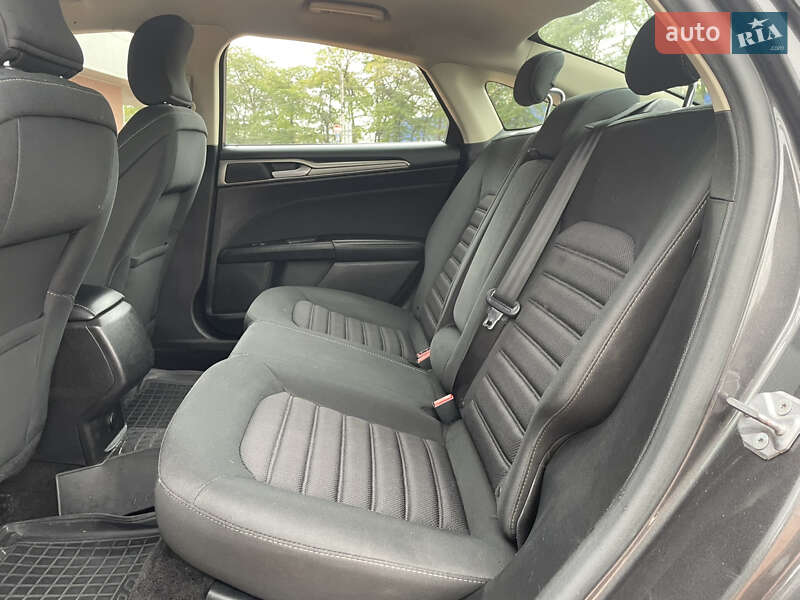 Седан Ford Fusion 2017 в Одесі