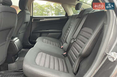 Седан Ford Fusion 2017 в 
