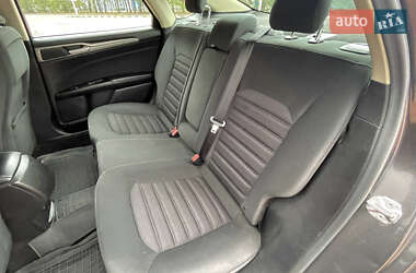 Седан Ford Fusion 2017 в 