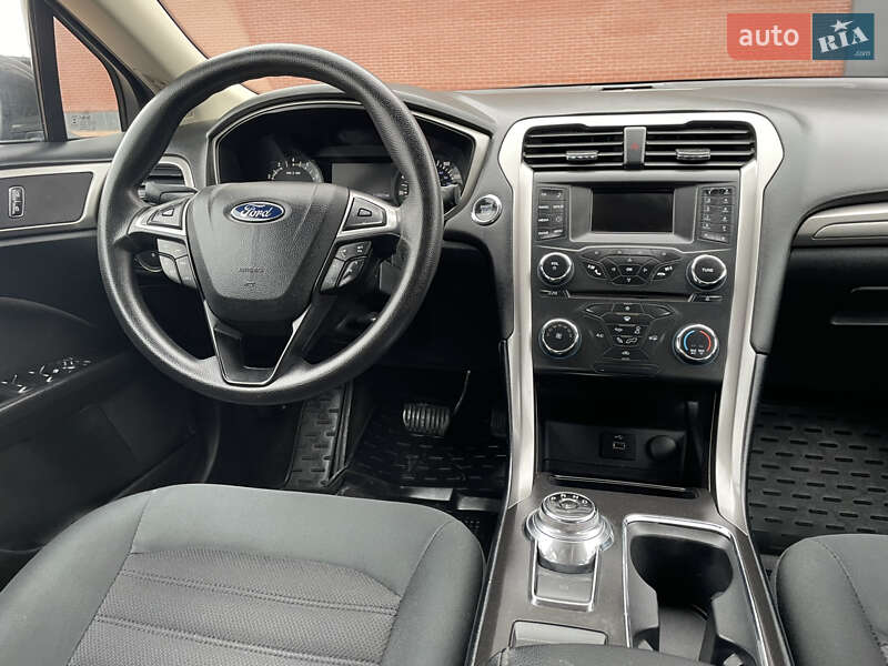 Седан Ford Fusion 2017 в Одесі