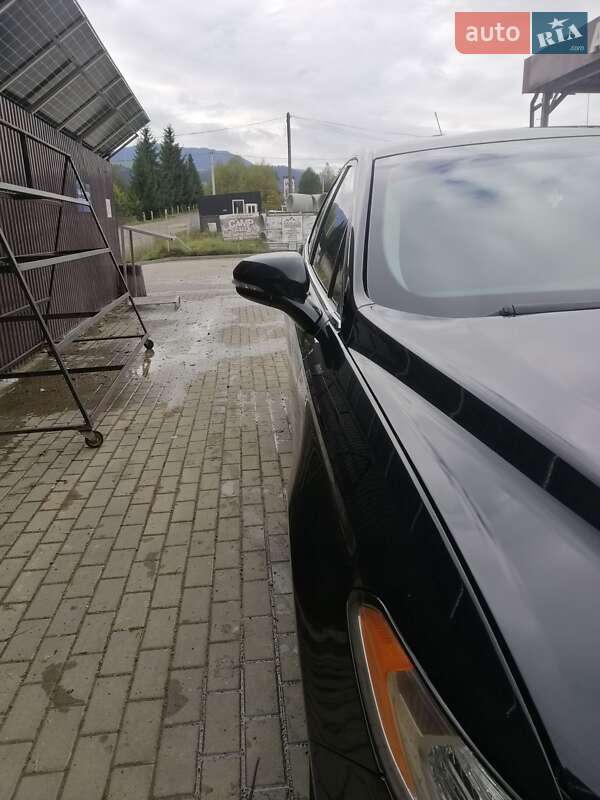 Седан Ford Fusion 2014 в Верховине