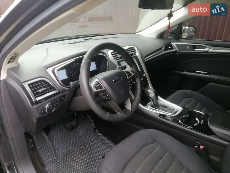 Седан Ford Fusion 2014 в Верховине