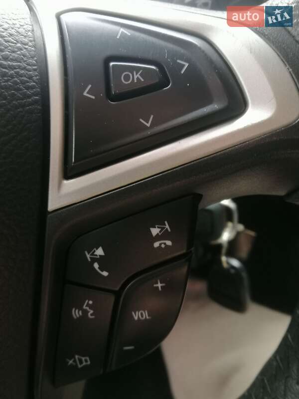 Седан Ford Fusion 2014 в Верховине