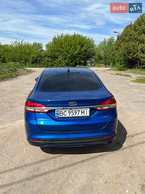 Седан Ford Fusion 2018 в Золочеві