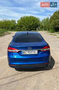 Седан Ford Fusion 2018 в 