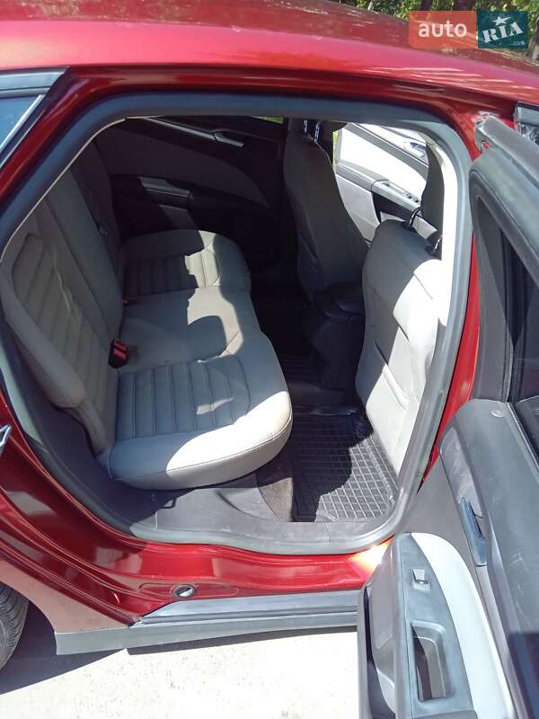 Седан Ford Fusion 2013 в Львові