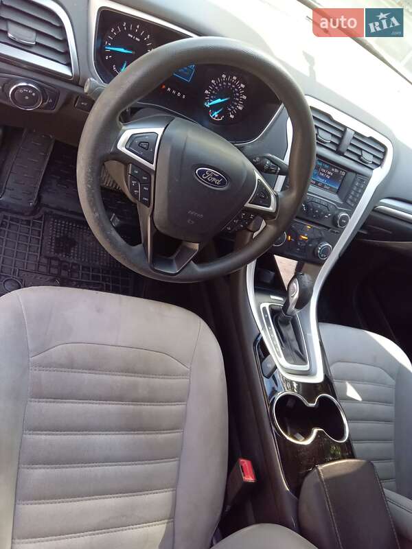 Седан Ford Fusion 2013 в Львові