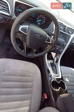 Седан Ford Fusion 2013 в 