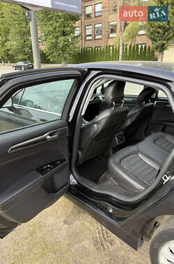 Седан Ford Fusion 2014 в 
