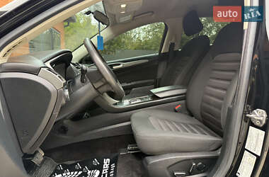Седан Ford Fusion 2016 в 