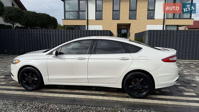 Седан Ford Fusion 2014 в Львові