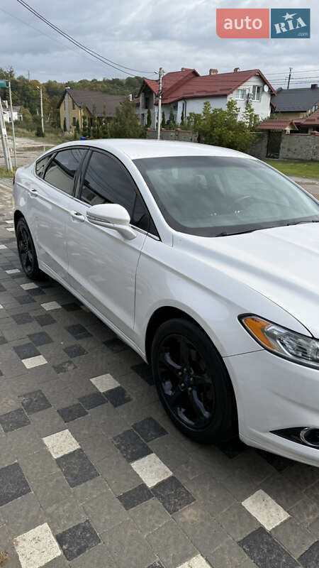Седан Ford Fusion 2014 в Львові