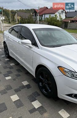 Седан Ford Fusion 2014 в 