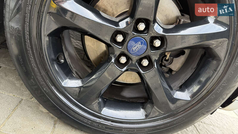 Седан Ford Fusion 2014 в Львові