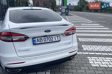 Седан Ford Fusion 2019 в 