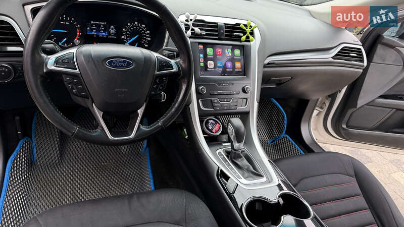 Седан Ford Fusion 2014 в Львові