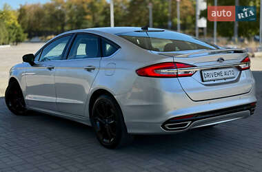 Седан Ford Fusion 2017 в 