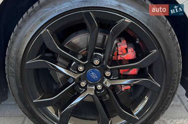 Седан Ford Fusion 2017 в 
