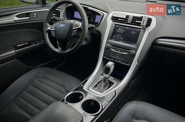 Седан Ford Fusion 2012 в 