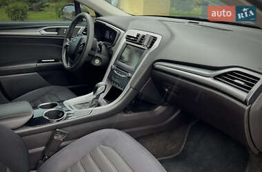 Седан Ford Fusion 2012 в 