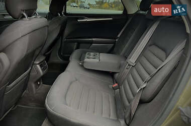 Седан Ford Fusion 2012 в 