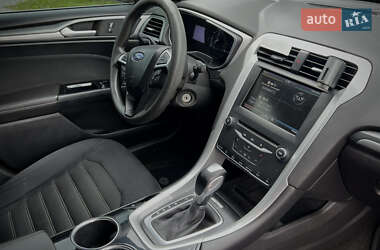 Седан Ford Fusion 2012 в 