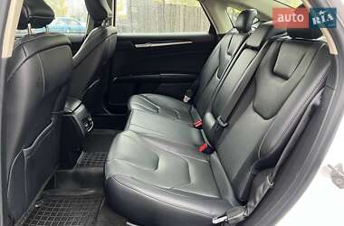 Седан Ford Fusion 2019 в 