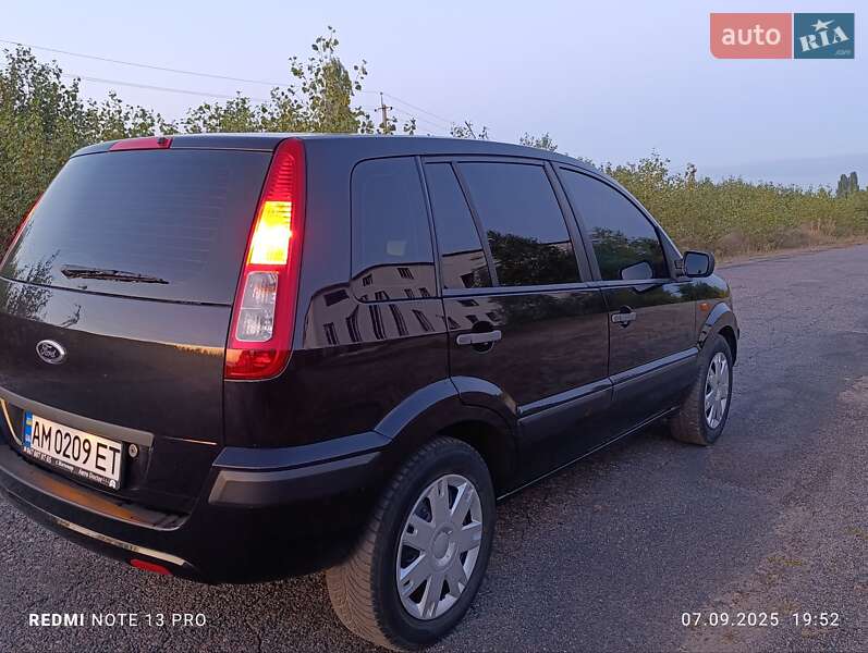 Хэтчбек Ford Fusion 2005 в Радомышле