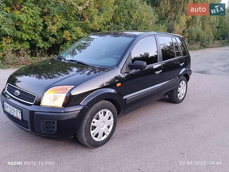Хэтчбек Ford Fusion 2005 в Радомышле