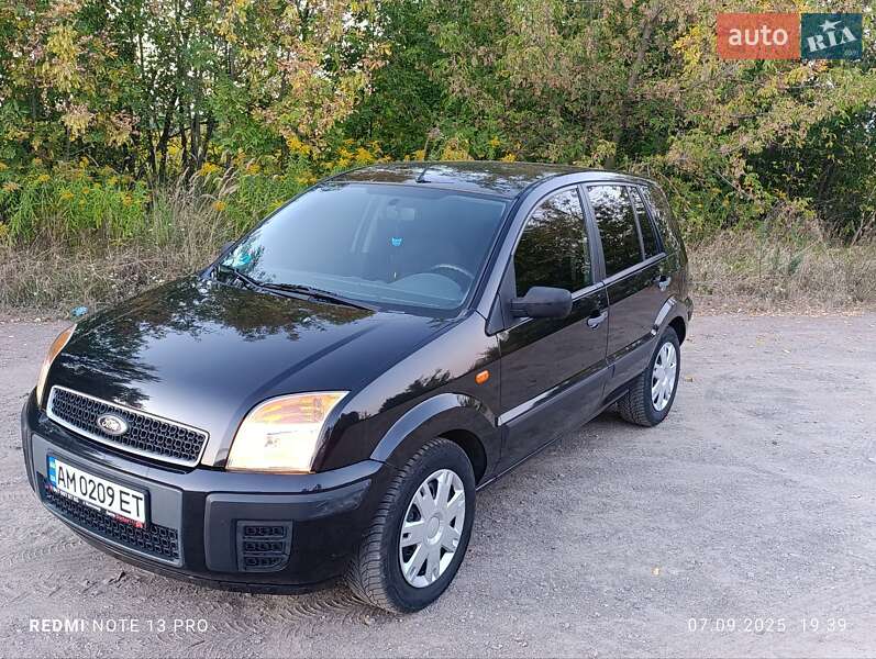 Хэтчбек Ford Fusion 2005 в Радомышле