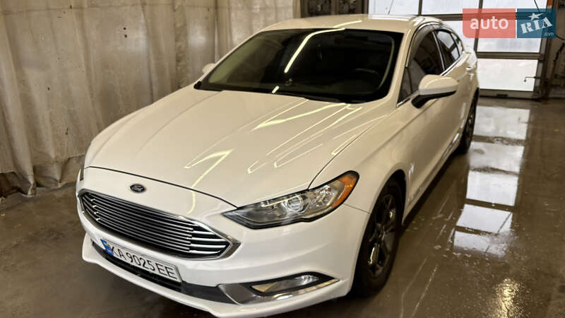 Седан Ford Fusion 2018 в 