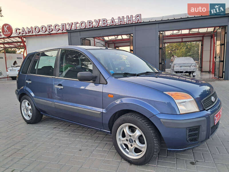 Хэтчбек Ford Fusion 2006 в Прилуках