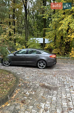Седан Ford Fusion 2015 в 