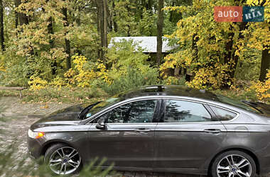 Седан Ford Fusion 2015 в 