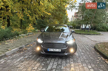 Седан Ford Fusion 2015 в 