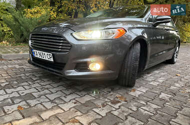 Седан Ford Fusion 2015 в 