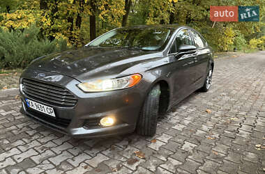 Седан Ford Fusion 2015 в 