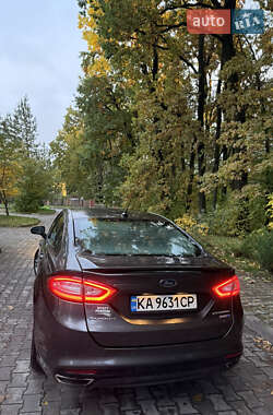 Седан Ford Fusion 2015 в 