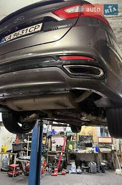 Седан Ford Fusion 2015 в 